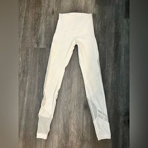 Winder under high rise mesh white leggings 🥂